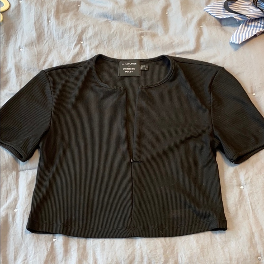 Zipper front black crop top